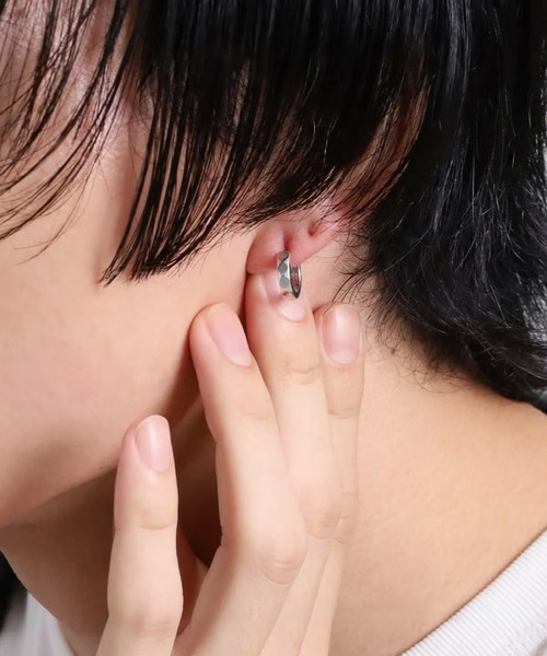 LION HEART(ライオンハート)の「【LION HEART】“THE EDGE”カッティングフープピアス / シルバー925 / K18 01EA0991SV(ピアス(片耳用)・メンズ・マルチ・FREE)」の6枚目の写真