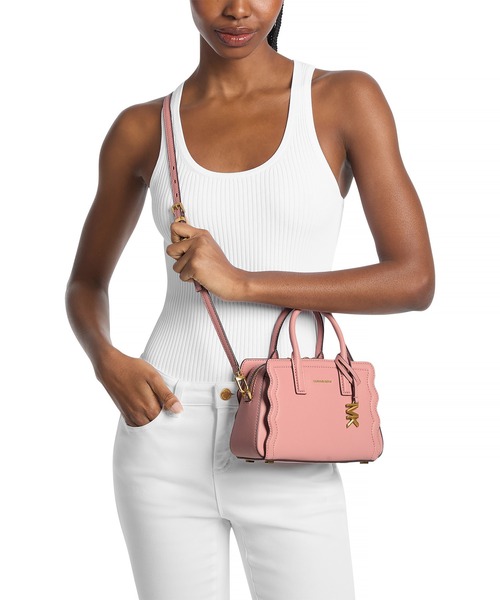 MICHAEL KORS(マイケルコース)の「LAILA ぺブルレザー コンバーチブル クロスボディバッグ エクストラスモール(ショルダーバッグ・レディース・ピンク系・FREE)」の2枚目の写真