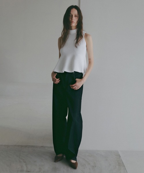 MANOF(マノフ)の「PUFF NECK PEPLUM KNIT TOPS(ニット/セーター・レディース・グレー/ホワイト/ブルー・F)」の15枚目の写真