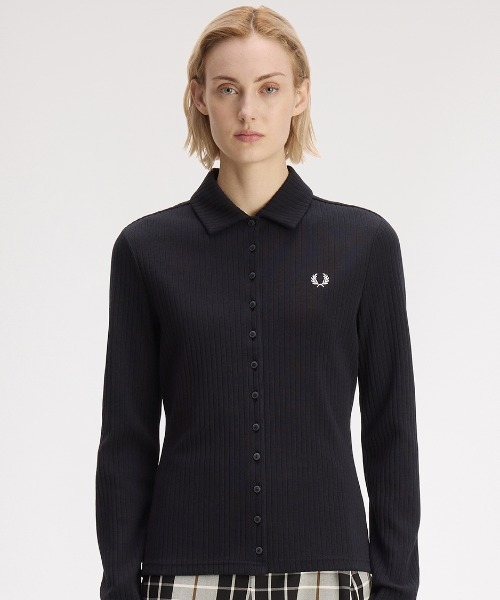 FRED PERRY(フレッドペリー)の「Wide Rib Button-Through Polo Shirt/ワイドリブボタンスルーポロシャツ(ポロシャツ・レディース・ベージュ/ブラック・10/8)」の5枚目の写真