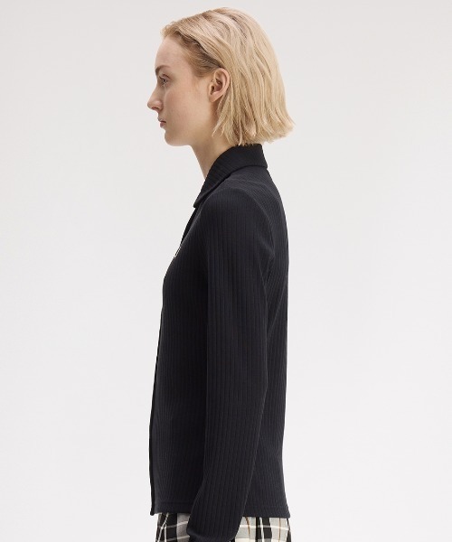 FRED PERRY(フレッドペリー)の「Wide Rib Button-Through Polo Shirt/ワイドリブボタンスルーポロシャツ(ポロシャツ・レディース・ベージュ/ブラック・10/8)」の6枚目の写真