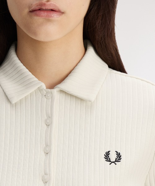 FRED PERRY(フレッドペリー)の「Wide Rib Button-Through Polo Shirt/ワイドリブボタンスルーポロシャツ(ポロシャツ・レディース・ベージュ/ブラック・10/8)」の10枚目の写真