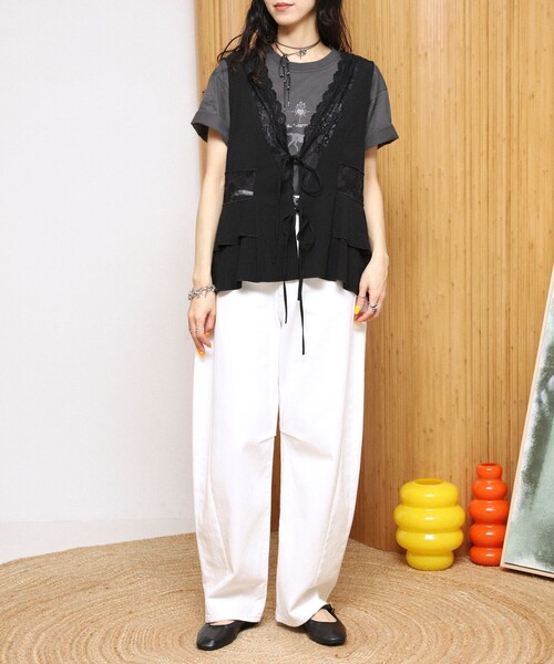 Firsthand（ファーストハンド）の「Firsthand/ファーストハンド 切り替えレース ヴィンテージサテンリボンベスト【限定展開】（ベスト・レディース・レモンイエロー/サックスブルー/ブラック・FREE）」の12枚目の写真
