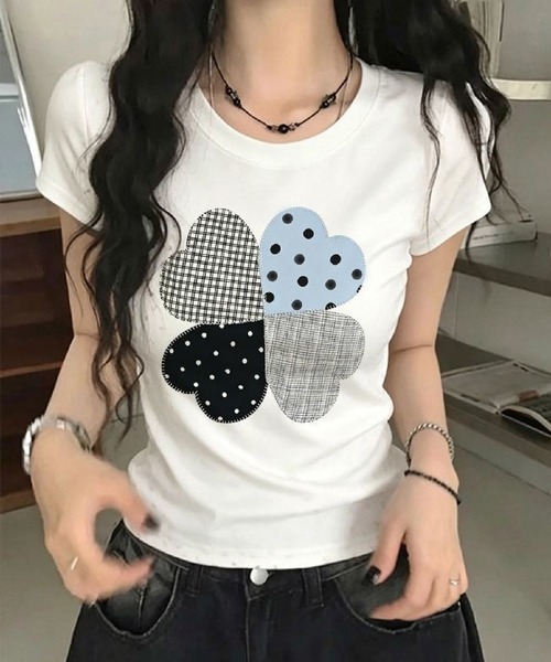 HALEY PESCA(ヘーリーペスカ)の「HALEY PESCA/クローバーパッチワークTシャツ(Tシャツ/カットソー・レディース・ホワイト・SMALL/MEDIUM)」の1枚目の写真