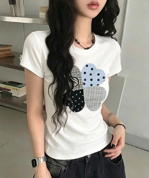 HALEY PESCA(ヘーリーペスカ)の「HALEY PESCA/クローバーパッチワークTシャツ(Tシャツ/カットソー・レディース・ホワイト・SMALL/MEDIUM)」の3枚目の写真