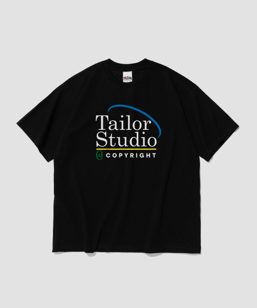 TAILOR STUDIO(テーラースタジオ)の「テイラー マガジン レタリング 半袖Tシャツ (ブラック)(Tシャツ/カットソー・レディース・その他・2XL/SMALL/X-LARGE/LARGE/MEDIUM)」の1枚目の写真