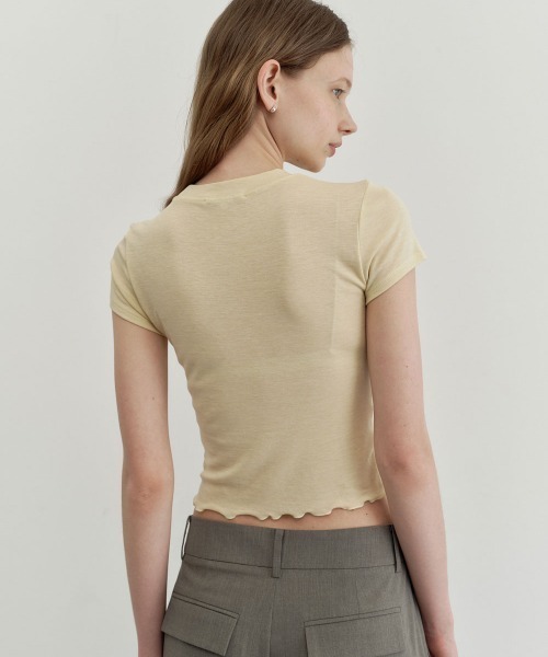 Studio Doe(スタジオドー)の「Studio Doe SHEER CROPPED T-SHIRT(Tシャツ/カットソー・レディース・ライトイエロー・MEDIUM/SMALL)」の3枚目の写真