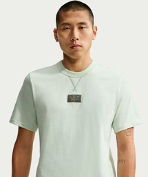Kinetics（キネティクス）の「NIKE Sportswear Premium Essentials（ナイキ スポーツウェア プレミアム エッセンシャルズ）（Tシャツ/カットソー）」
