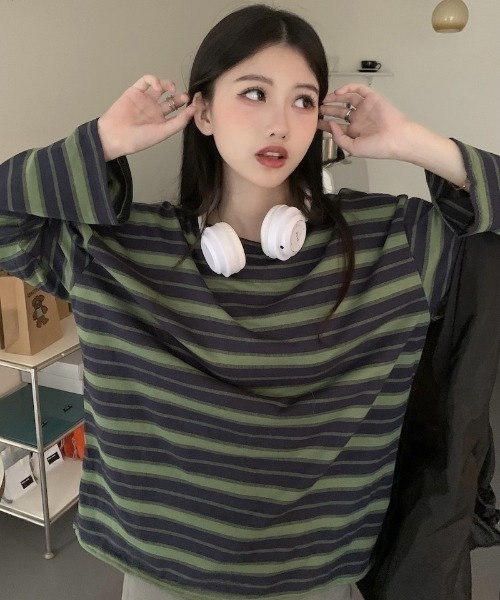 Ritzy（リッツィー）の「ボーダーオーバーサイズロン Tシャツ（Tシャツ/カットソー・レディース・グリーン系その他/レッド系/ブラック×ベージュ・L/M）」の9枚目の写真