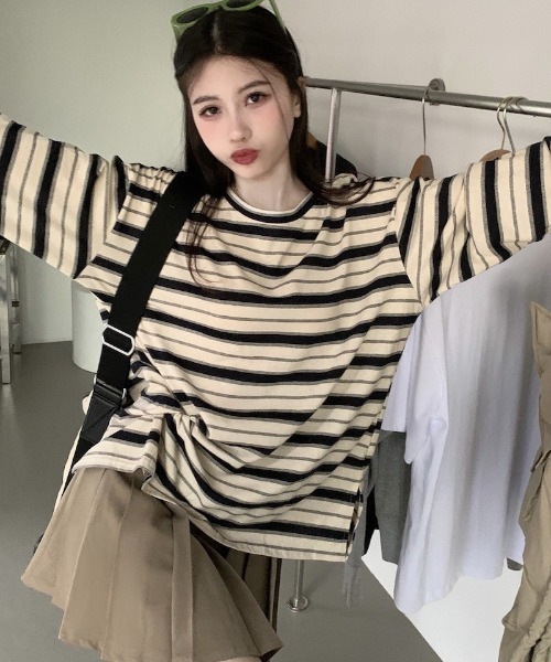 Ritzy（リッツィー）の「ボーダーオーバーサイズロン Tシャツ（Tシャツ/カットソー・レディース・グリーン系その他/レッド系/ブラック×ベージュ・L/M）」の16枚目の写真