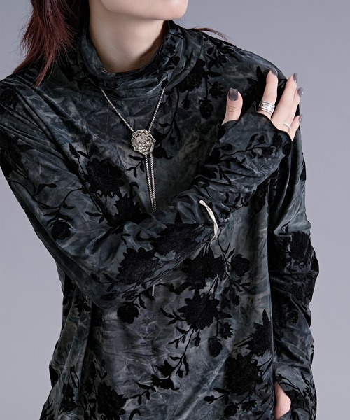Ellno Loset(エルノロゼット)の「オパールベロアタートルプルオーバー/サムホール付き(Tシャツ/カットソー・メンズ・ブラック/グリーン・MEDIUM/SMALL/LARGE)」の6枚目の写真