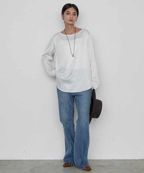 LOUNGEDRESS(ラウンジドレス)の「《WEB限定/レイヤードアイテム》サテンロンTブラウス(シャツ/ブラウス・レディース・オフホワイト/ブラック・FREE)」の15枚目の写真