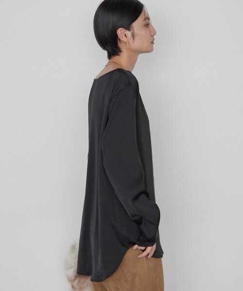 LOUNGEDRESS(ラウンジドレス)の「《WEB限定/レイヤードアイテム》サテンロンTブラウス(シャツ/ブラウス・レディース・オフホワイト/ブラック・FREE)」の17枚目の写真