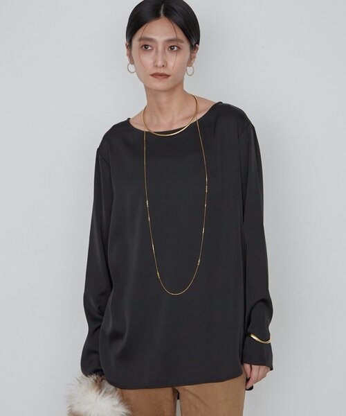 LOUNGEDRESS(ラウンジドレス)の「《WEB限定/レイヤードアイテム》サテンロンTブラウス(シャツ/ブラウス・レディース・オフホワイト/ブラック・FREE)」の4枚目の写真