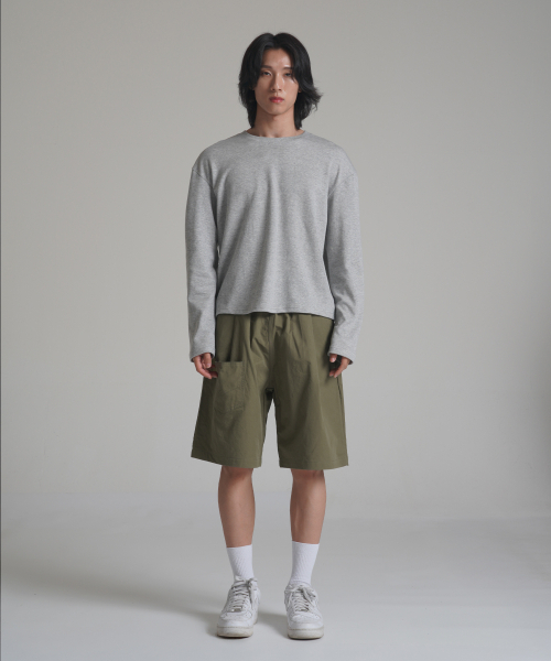 NOMING(ノミング)の「ルーズフィットクロップイージーロングスリーブ - グレー(Tシャツ/カットソー・レディース・グレー・SMALL/MEDIUM/LARGE/X-LARGE)」の2枚目の写真