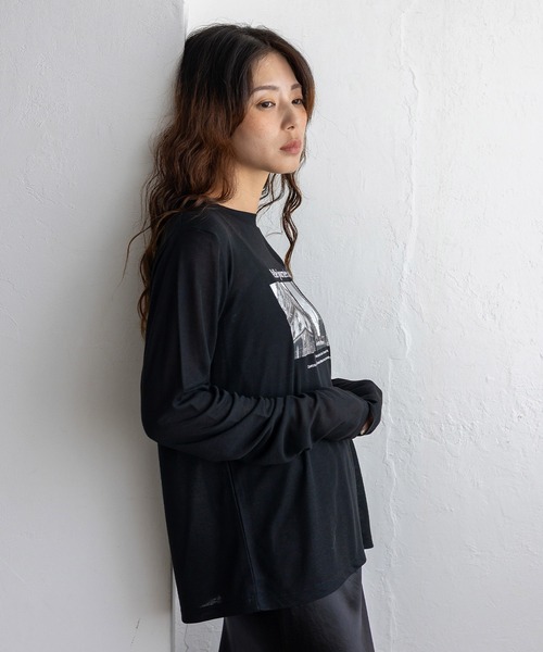 VitaFelice（ヴィータフェリーチェ）の「フォトプリントシアートップス（Tシャツ/カットソー・レディース・ブラック/オフホワイト・FREE）」の16枚目の写真