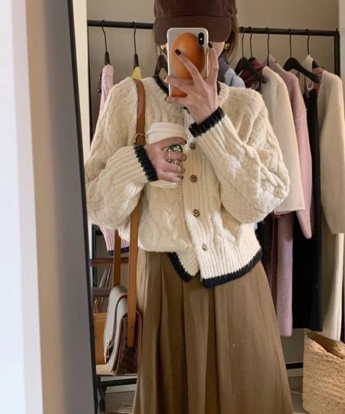 Ritzy（リッツィー）の「リブ切り替え ケーブル編みニットカーディガン（ニット/セーター・レディース・パープル/ベージュ・FREE）」の10枚目の写真