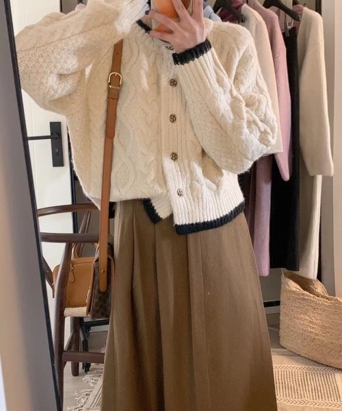 Ritzy（リッツィー）の「リブ切り替え ケーブル編みニットカーディガン（ニット/セーター・レディース・パープル/ベージュ・FREE）」の12枚目の写真