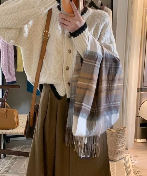 Ritzy（リッツィー）の「リブ切り替え ケーブル編みニットカーディガン（ニット/セーター・レディース・パープル/ベージュ・FREE）」の13枚目の写真
