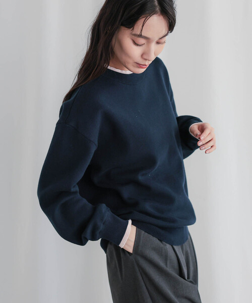 for/c(フォーシー)の「スウェットライクバイカラートップス【サスティナブル】(ニット/セーター・レディース・ネイビー/アイボリー/グレー/ブラック・M/L/LL)」の4枚目の写真
