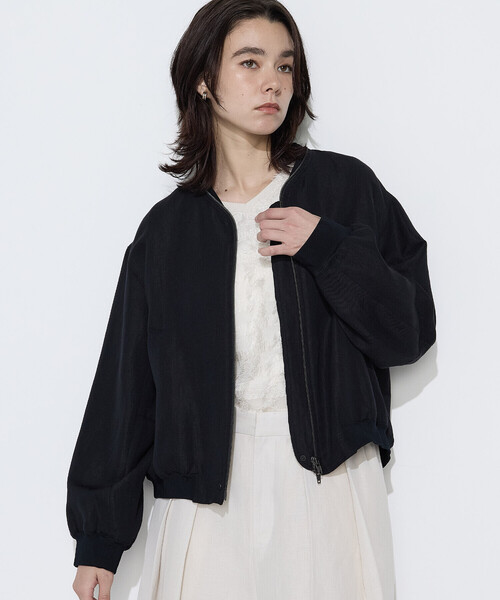 K.T KIYOKO TAKASE(キヨコタカセ)の「リネンウール MA-1ブルゾン(ブルゾン・レディース・アイボリー/ブラック・9号)」の2枚目の写真