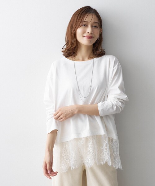 UNTITLED(アンタイトル)の「レースドッキングプルオーバー(Tシャツ/カットソー・レディース・オフホワイト/ブラック/チャコールグレー・44/04/00/48/02/50)」の1枚目の写真