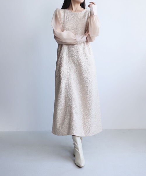 MAISON DE THERESE(メゾン ド テレーズ)の「シフォン袖切り替えロングワンピース 立体ジャガード素材 大人カジュアル(ワンピース・レディース・ライトベージュ/BLACK・FREE)」の8枚目の写真