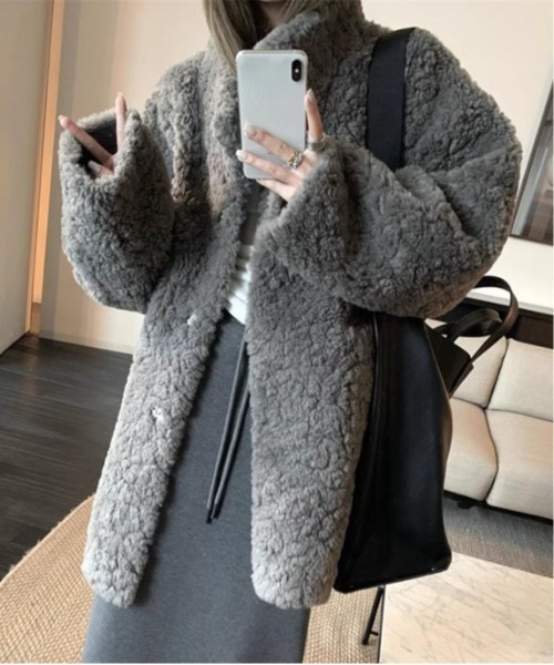 &soiree(アンドソワレ)の「スタンドカラーボアミドルコート(その他アウター・レディース・グレー/ホワイト・SMALL/MEDIUM/LARGE)」の2枚目の写真