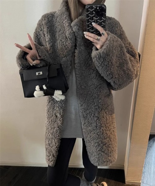 &soiree(アンドソワレ)の「スタンドカラーボアミドルコート(その他アウター・レディース・グレー/ホワイト・SMALL/MEDIUM/LARGE)」の7枚目の写真
