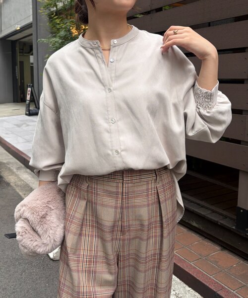 Jena espace merveilleux（ジェナ　エスパスメルヴェイユ）の「バックラッフルコーデュロイシャツ（シャツ/ブラウス・レディース・ブラック/モカ/アイボリー・FREE）」の22枚目の写真