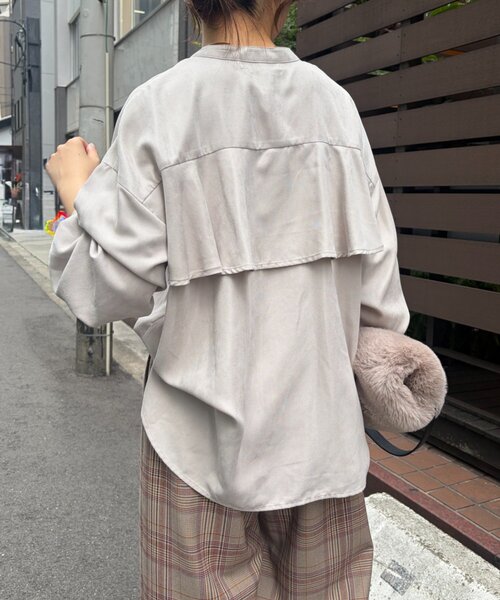 Jena espace merveilleux（ジェナ　エスパスメルヴェイユ）の「バックラッフルコーデュロイシャツ（シャツ/ブラウス・レディース・ブラック/モカ/アイボリー・FREE）」の20枚目の写真