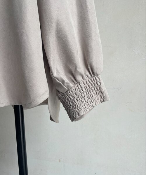 Jena espace merveilleux（ジェナ　エスパスメルヴェイユ）の「バックラッフルコーデュロイシャツ（シャツ/ブラウス・レディース・ブラック/モカ/アイボリー・FREE）」の11枚目の写真