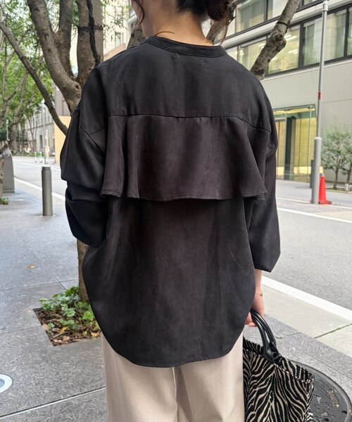 Jena espace merveilleux（ジェナ　エスパスメルヴェイユ）の「バックラッフルコーデュロイシャツ（シャツ/ブラウス・レディース・ブラック/モカ/アイボリー・FREE）」の8枚目の写真