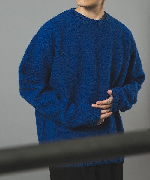 ITEMS URBANRESEARCH(アイテムズ アーバンリサーチ)の「タスマニア メリノウール100 クルーネックニット(ニット/セーター・メンズ・チャコールグレー/ブルー/バーガンディー/マスタード/ベージュ/ホワイト・LARGE/MEDIUM)」の1枚目の写真
