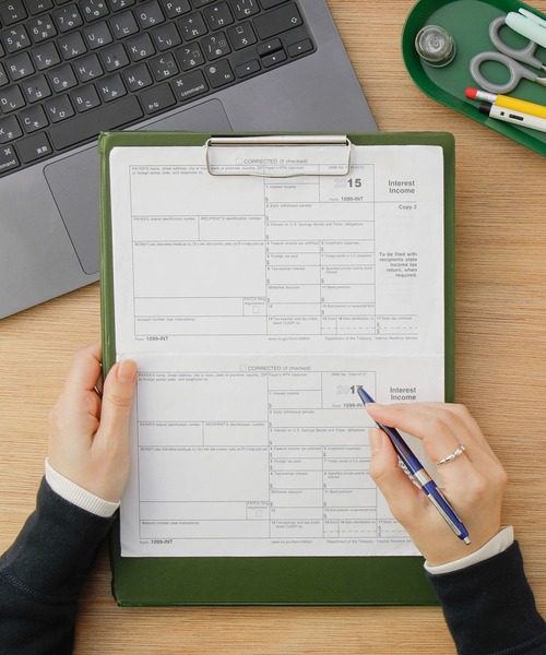 PENCO（ペンコ）の「penco ペンコ クリップボード 二つ折り バインダー 用箋挟 A4（ステーショナリー・レディース・グリーン/ブルー/グレー/ネイビー/パープル/イエロー/ブラウン/ピンク/レッド/カーキ/ワイン/アイボリー/ブラック・FREE）」の19枚目の写真