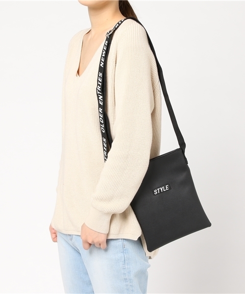 WEGO（ウィゴー）の「WEGO/ロゴテープショルダーバッグ（ショルダーバッグ・レディース・ブラック/ピンク系その他/ホワイト/シルバー/ブルー・FREE）」の13枚目の写真