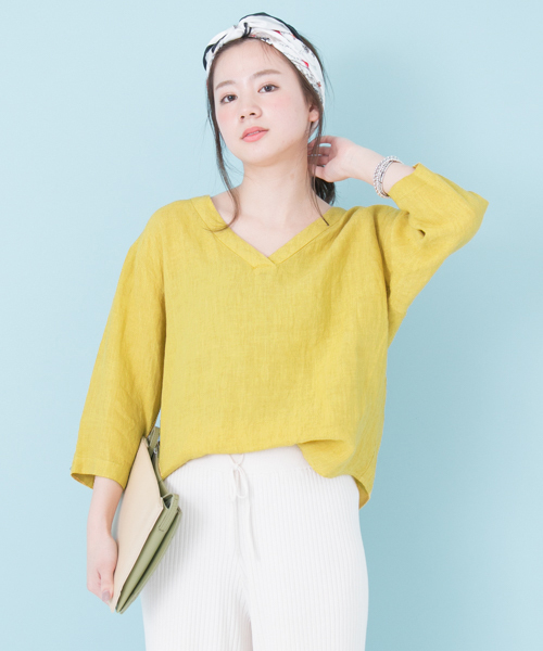 URBAN RESEARCH（アーバンリサーチ）の「UR Vネックリネンブラウス（シャツ/ブラウス・レディース・ブラック/ブラウン系その他/マスタード/オフホワイト・FREE）」の4枚目の写真