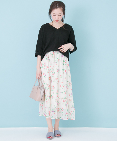 URBAN RESEARCH（アーバンリサーチ）の「UR Vネックリネンブラウス（シャツ/ブラウス・レディース・ブラック/ブラウン系その他/マスタード/オフホワイト・FREE）」の6枚目の写真