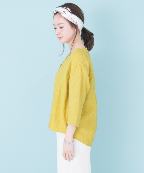 URBAN RESEARCH（アーバンリサーチ）の「UR Vネックリネンブラウス（シャツ/ブラウス・レディース・ブラック/ブラウン系その他/マスタード/オフホワイト・FREE）」の10枚目の写真