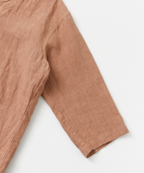 URBAN RESEARCH（アーバンリサーチ）の「UR Vネックリネンブラウス（シャツ/ブラウス・レディース・ブラック/ブラウン系その他/マスタード/オフホワイト・FREE）」の13枚目の写真