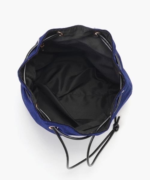 le.coeur blanc（ルクールブラン）の「ファーチャーム付きベロア巾着（ショルダーバッグ・レディース・ネイビー/ライトグレー・FREE）」の12枚目の写真