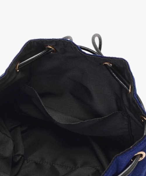 le.coeur blanc（ルクールブラン）の「ファーチャーム付きベロア巾着（ショルダーバッグ・レディース・ネイビー/ライトグレー・FREE）」の14枚目の写真