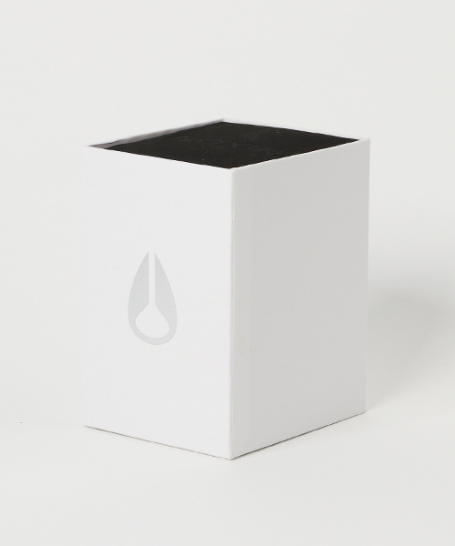 NIXON(ニクソン)の「THE PORTER 35 LEATHER NA11992523-00 GOLD/BLACK JPN(アナログ腕時計・レディース・ブラック×ゴールド・FREE)」の6枚目の写真