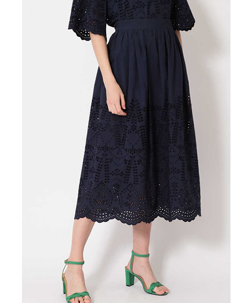 JILL STUART(ジルスチュアート)の「インディアエンブロイダリースカート(スカート・レディース・ホワイト/ネイビー・2/4/0)」の5枚目の写真