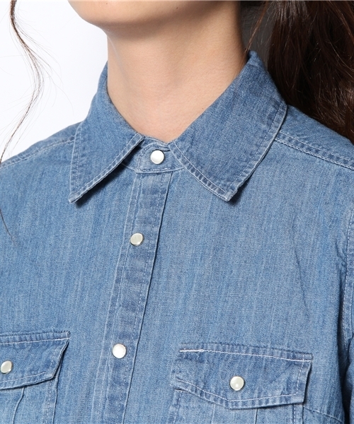 URBAN RESEARCH（アーバンリサーチ）の「UR デニムシャツ（シャツ/ブラウス・レディース・インディゴブルー・ONE）」の7枚目の写真
