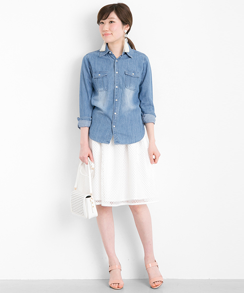 URBAN RESEARCH（アーバンリサーチ）の「UR デニムシャツ（シャツ/ブラウス・レディース・インディゴブルー・ONE）」の22枚目の写真