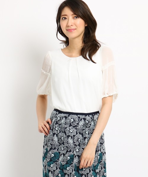 Sunauna(スーナウーナ)の「【洗える】レイヤードプリーツプルオーバー(Tシャツ/カットソー・レディース・ライトグレー/ネイビー/オフホワイト/ピンク/グリーン・40/38/34)」の2枚目の写真