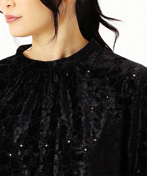 COMME CA ISM（コムサイズム）の「ベロア 刺繍レース カットソーブラウス（シャツ/ブラウス・レディース・ブラック/ブルー/ワイン・SMALL/MEDIUM/LARGE/X-LARGE）」の9枚目の写真