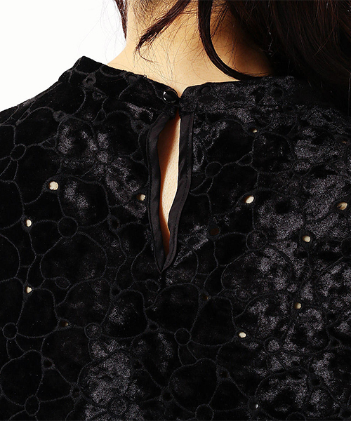 COMME CA ISM（コムサイズム）の「ベロア 刺繍レース カットソーブラウス（シャツ/ブラウス・レディース・ブラック/ブルー/ワイン・SMALL/MEDIUM/LARGE/X-LARGE）」の10枚目の写真