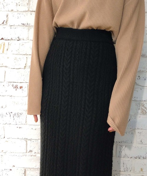 one after another NICE CLAUP（ワンアフターアナザーナイスクラップ）の「ケーブルニットタイトスカート（スカート・レディース・アイボリー/ブラック/グレー/オレンジ系その他・FREE）」の8枚目の写真